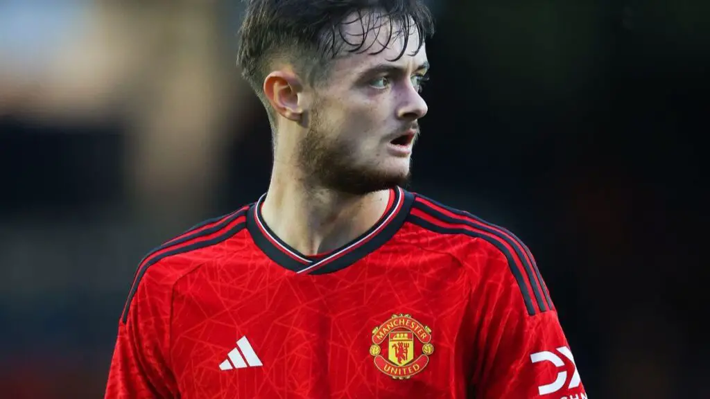 Joe Hugill to sign new Manchester United contract