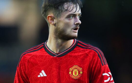 Joe Hugill to sign new Manchester United contract